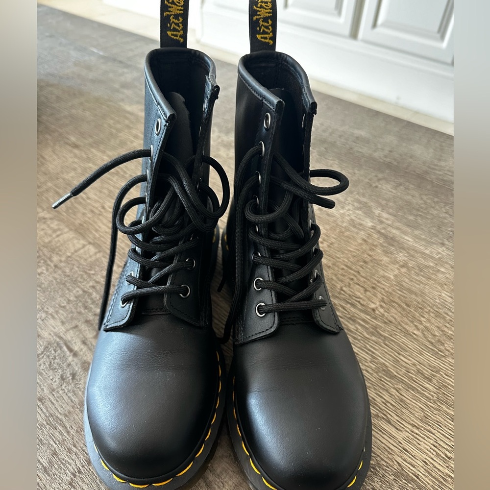 Dr. Martens 1460 W Boot